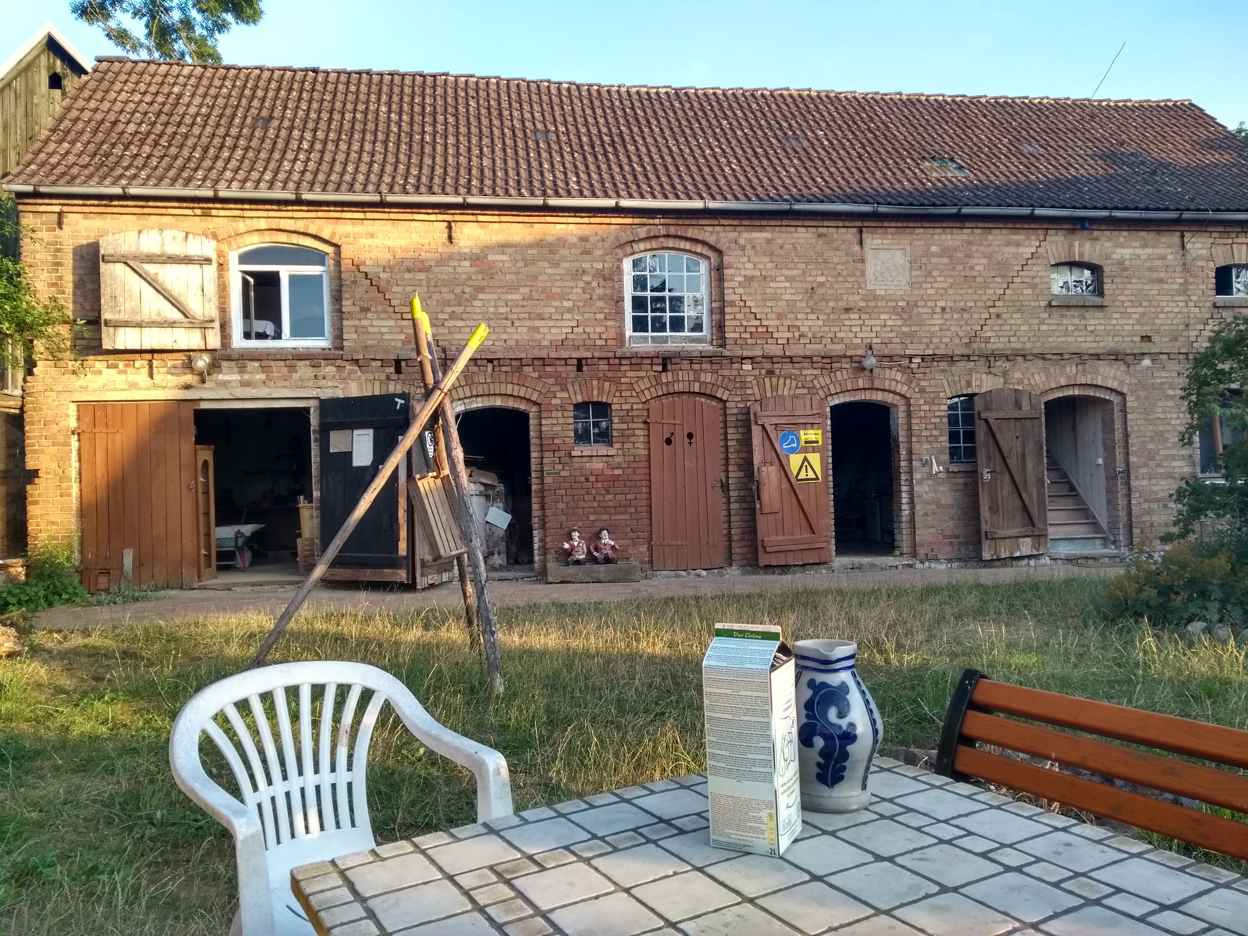 The old stables now the artist rooms / Der alte Stall nun die Künstlerzimmer